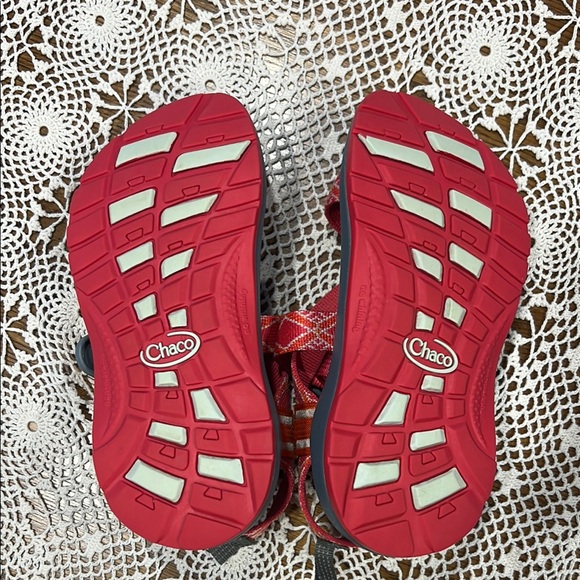 Girls Chaco sandals - Picture 3 of 4